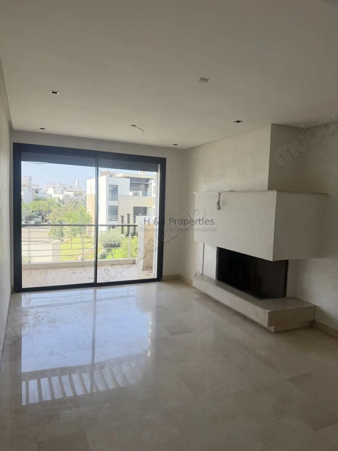 T3 vide 92m² – 2 chambres – terrasse - بوسكورة