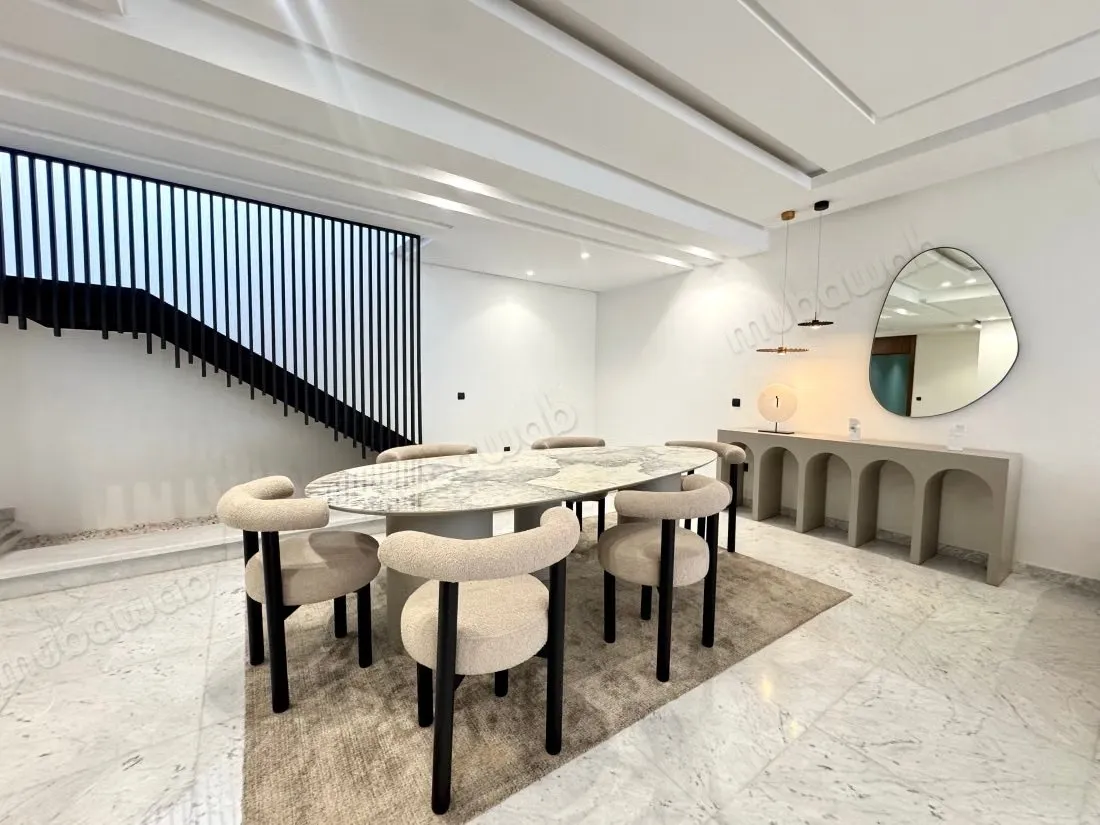 Duplex Atypique avec piscine à vendre – Oasis, Casablanca - الدار البيضاء