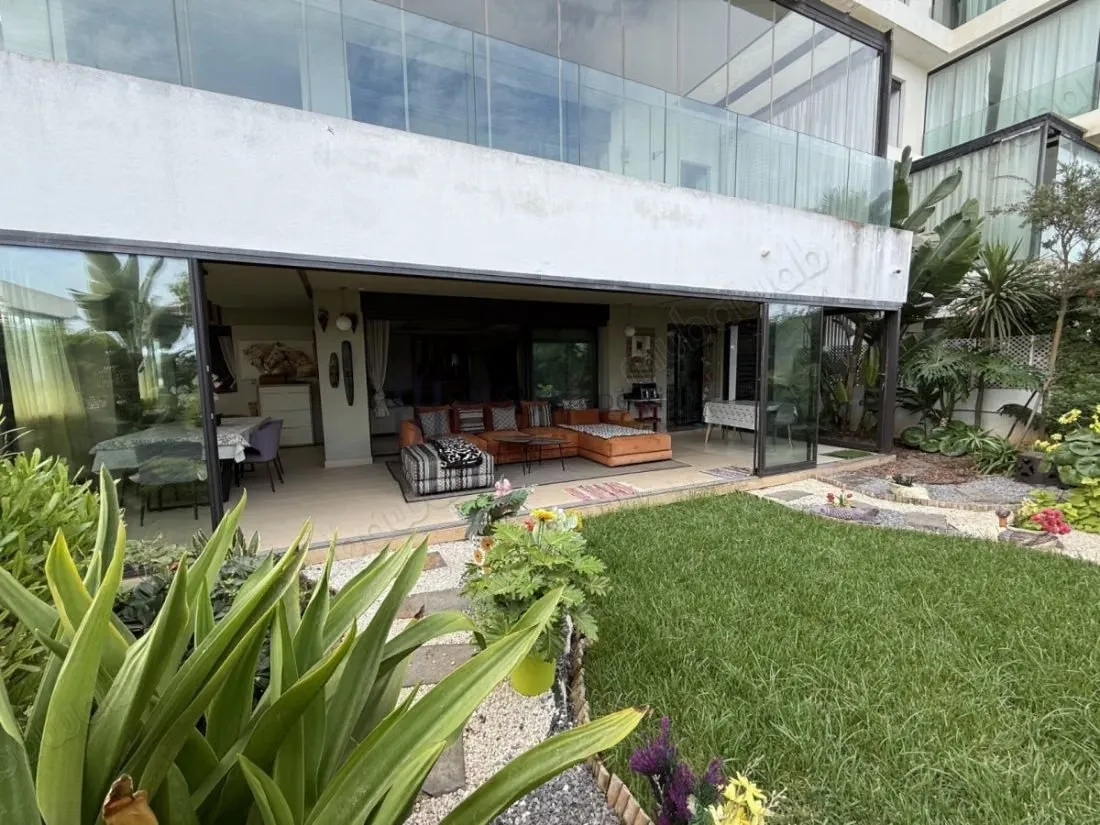 T4 rez de jardin de 386m² 3 ch  ch. Perso - الدار البيضاء