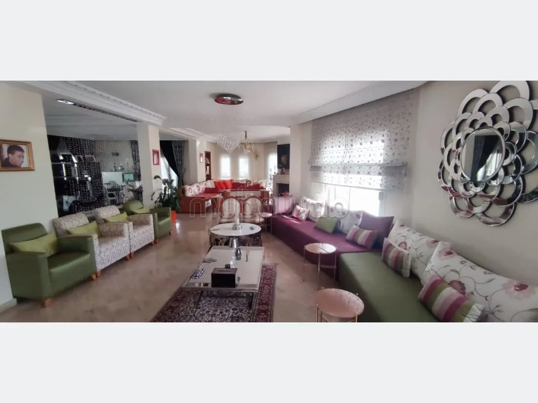 Appartement à Vendre de 990.0 m² à Rabat, Haut Agdal - الرباط