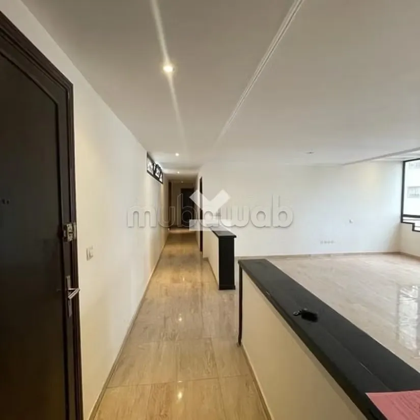 Appartement à Vendre de 146.0 m² à Casablanca, Hopitaux - الدار البيضاء (2)