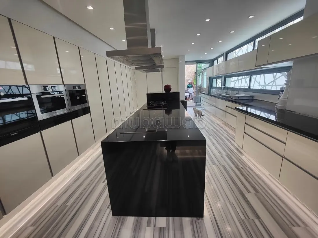 Appartement à vendre à Triangle d'Or. Surface totale 270 m² - الدار البيضاء (2)