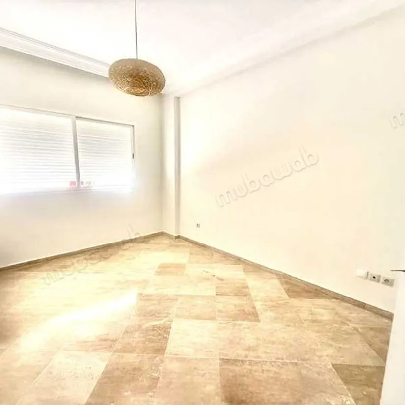 Appartement à Vendre de 216.0 m² à Casablanca, Racine - الدار البيضاء (2)