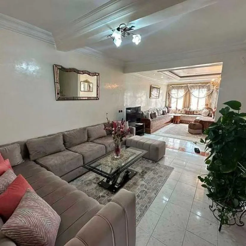 Appartement à Vendre de 201.0 m² à Casablanca, Ibn Tachfine - الدار البيضاء