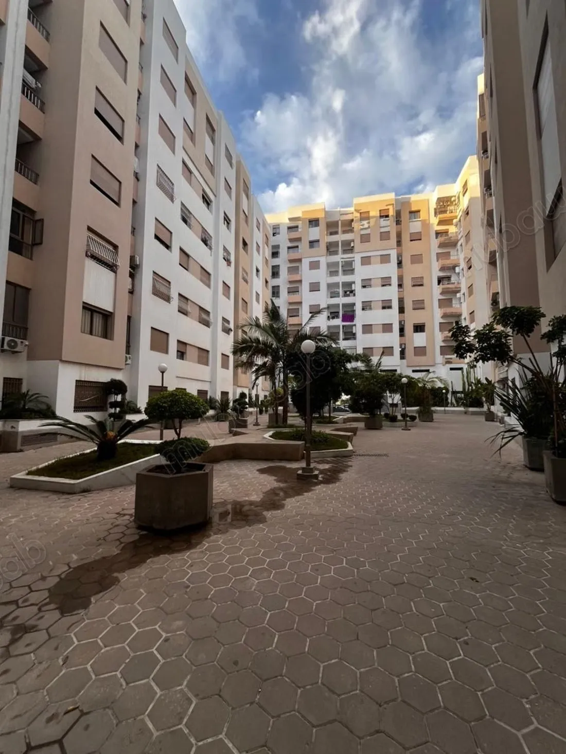 Location d'un appartement à Marjane. 
2 belles chambres. 
Me... - طنجة