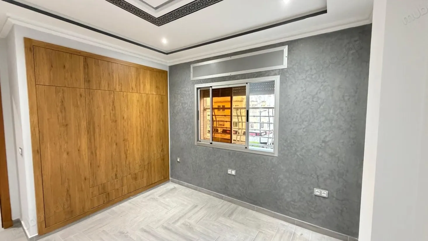 Appartement vide neuf a louer à Moujahidin 
3 chambres - طنجة (2)