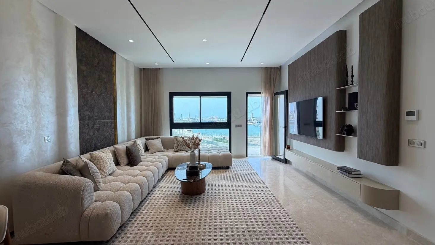 Superbe appartement vue mer à LA MARINA 
avec piscine - طنجة