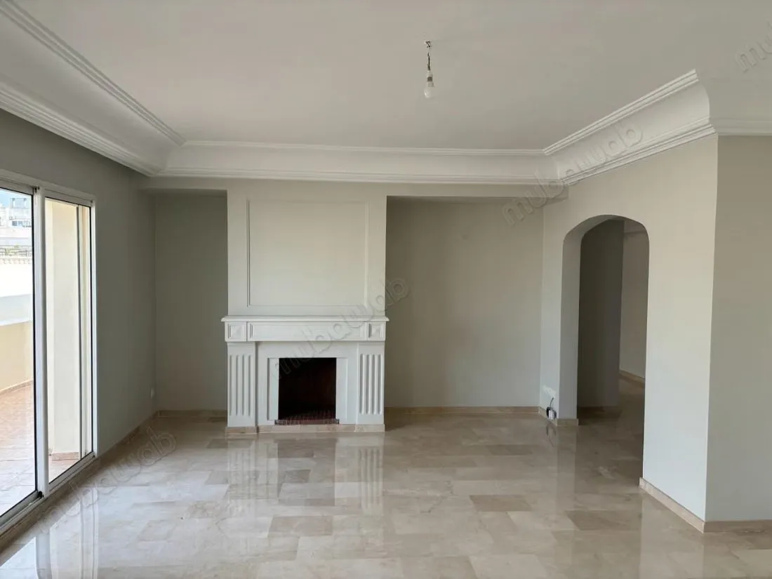 Appartement à louer à Racine. 3 chambres agréables. Parking... - الدار البيضاء (2)
