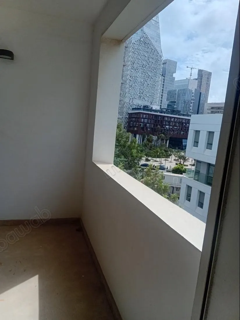 Appartement vide à louer à cfc - الدار البيضاء