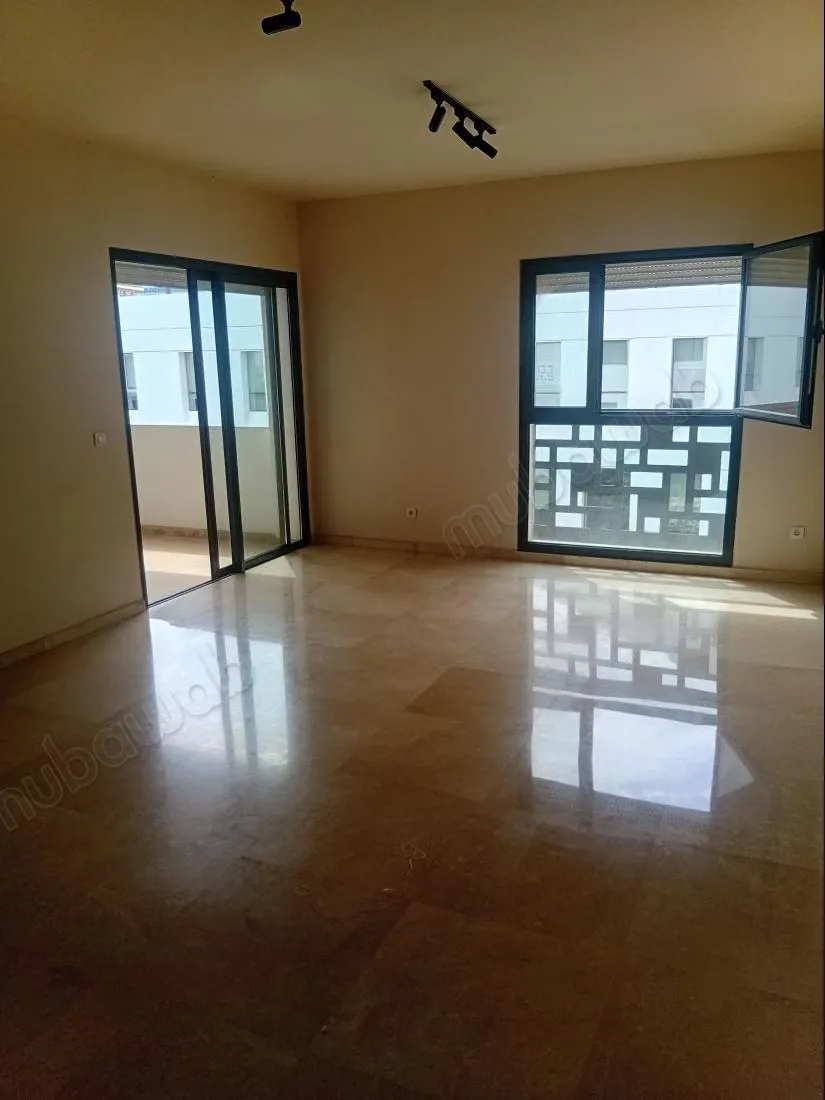 Appartement vide à louer à cfc - الدار البيضاء (3)