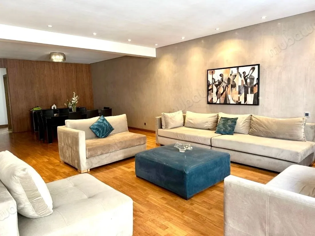 En Location Meublé: Magnifique Appartement 3 chambres Ch. Pe... - الدار البيضاء