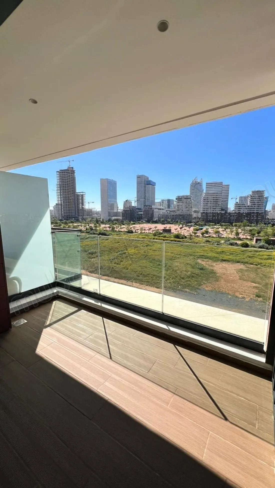 À CFC Apprt neuf à louer vue panoramique - الدار البيضاء