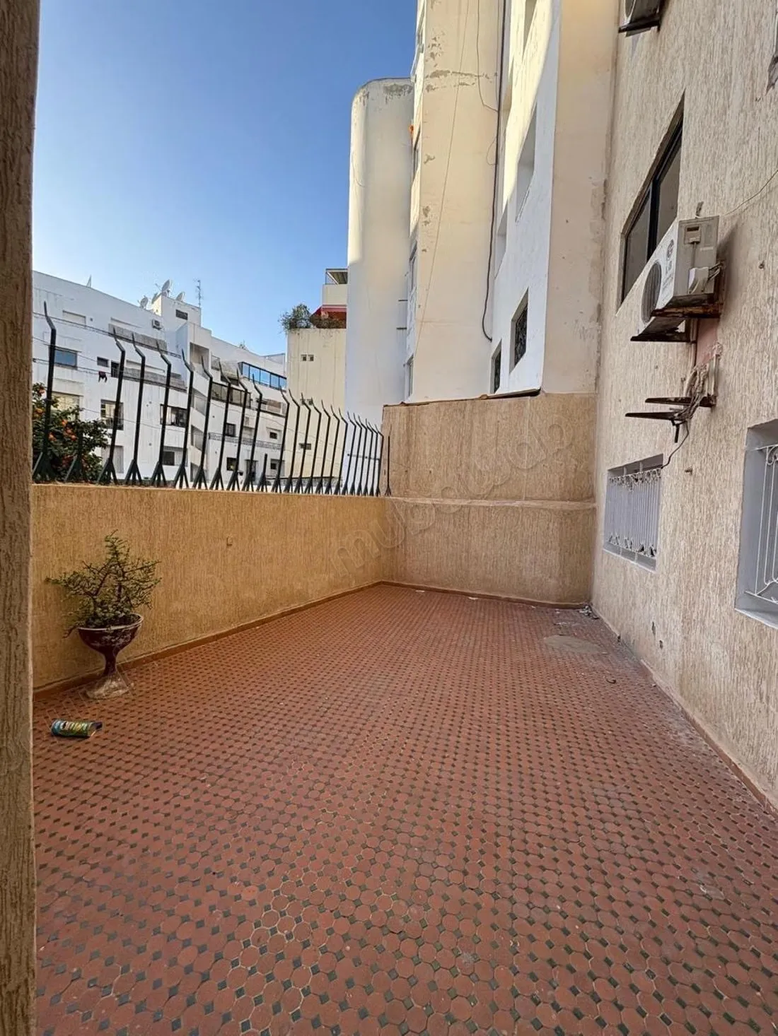 À vendre appartement terrasse à racine - الدار البيضاء