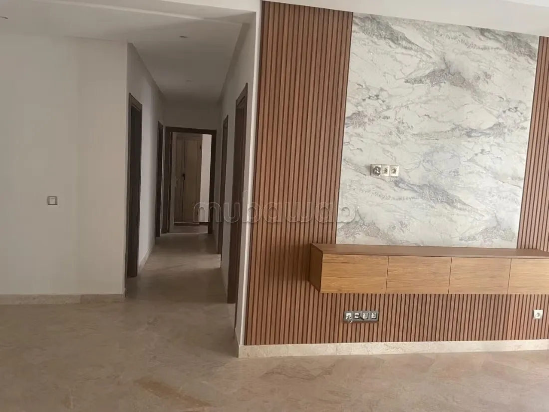 Appartement haut standing avec balcon à côté carrefour - المحمدية