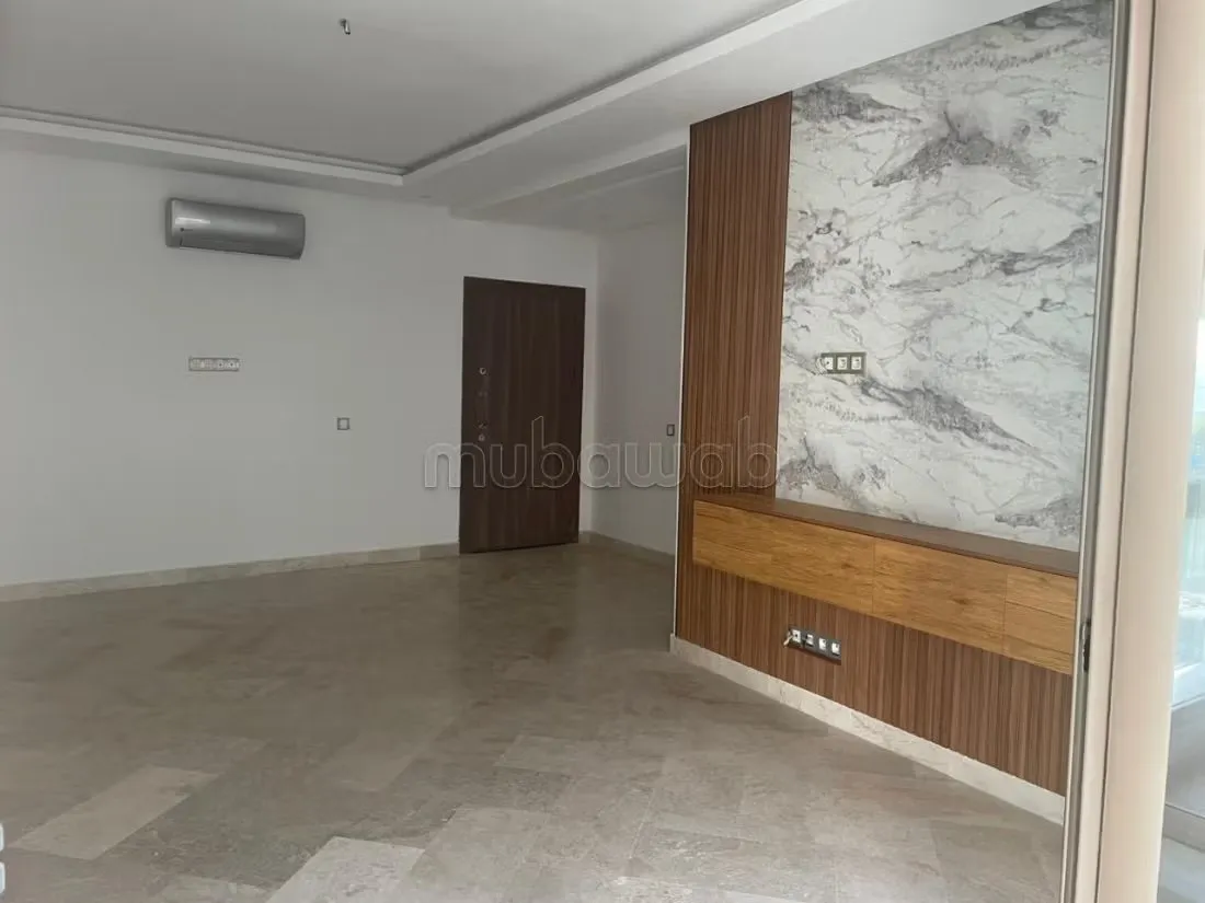 Appartement haut standing avec balcon à côté carrefour - المحمدية (2)