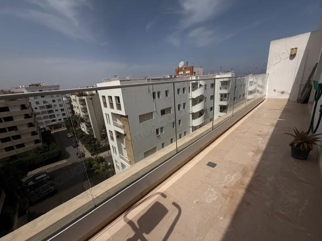 Appartement en location à Haut Agdal. 
Surface de 178 m². 
A... - الرباط