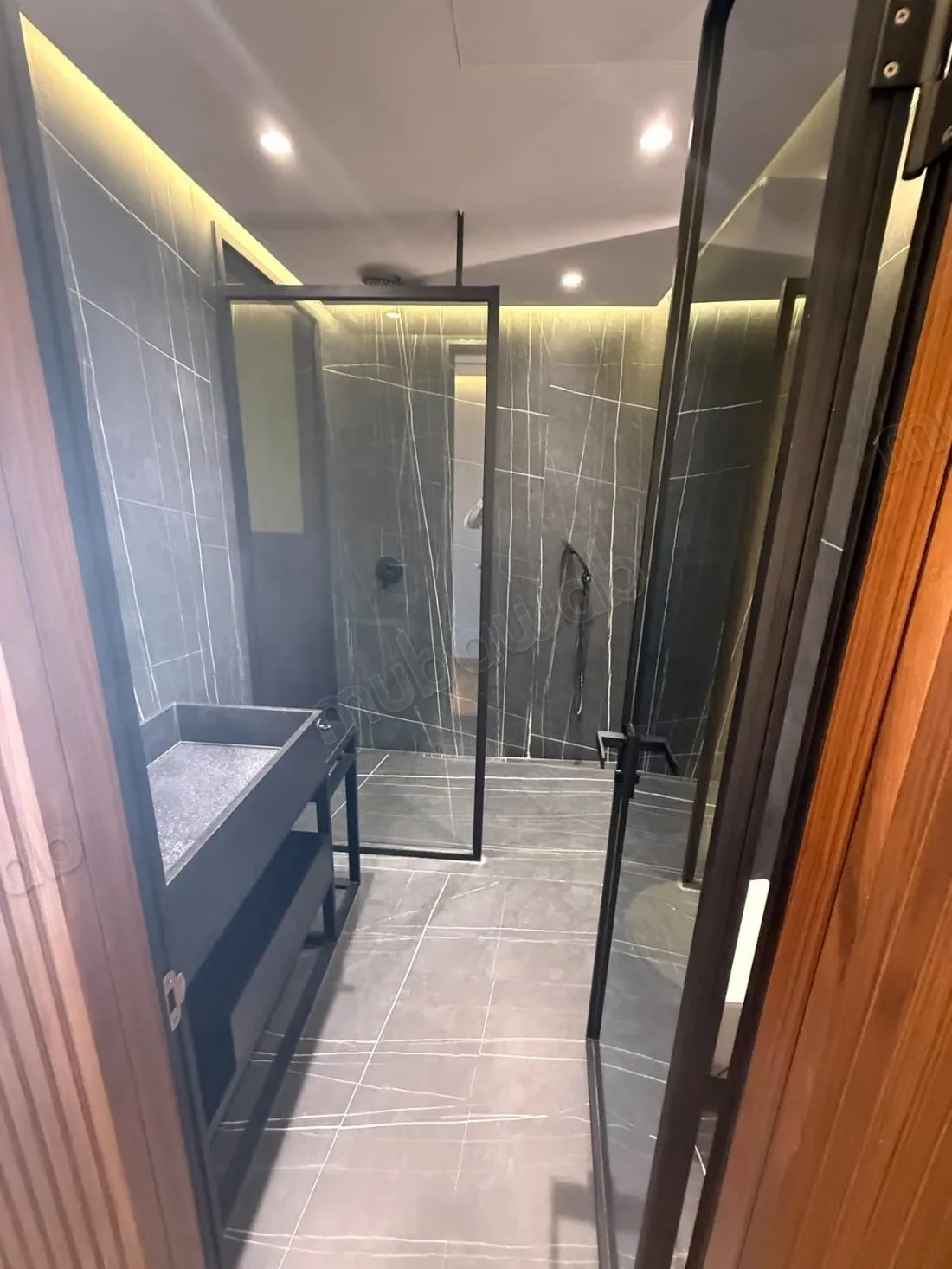 Appartement en location à Souissi. 5 grandes pièces. Sécuris... - الرباط (2)