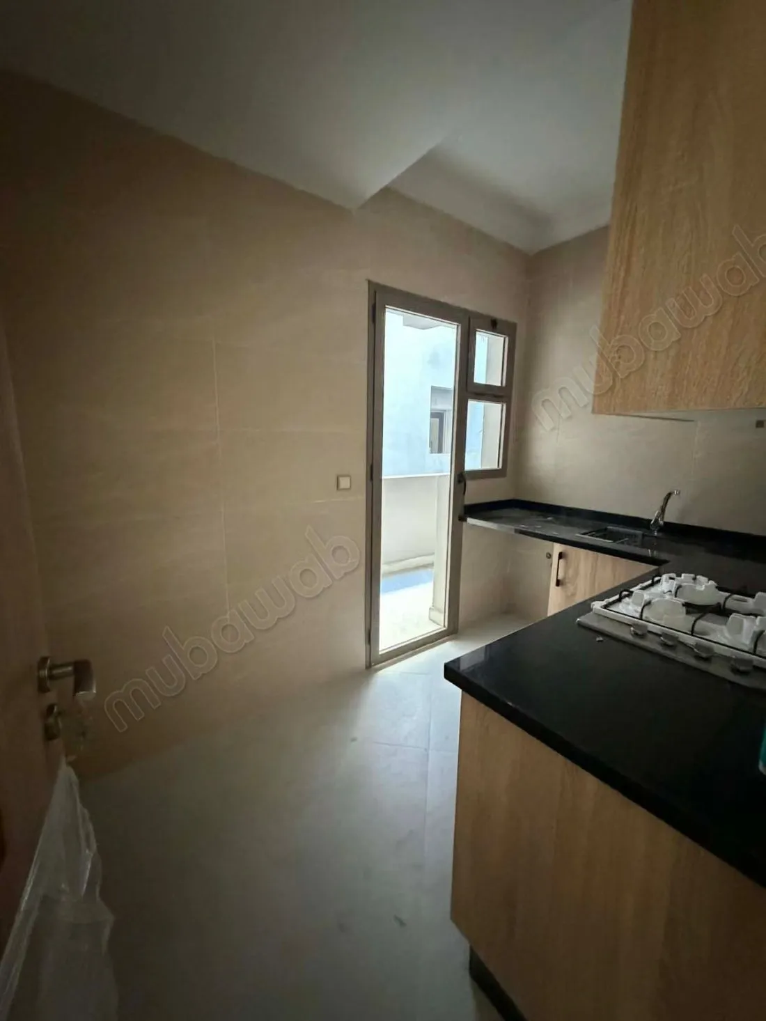 Appartement vide de deux chambres a louer - طنجة (3)