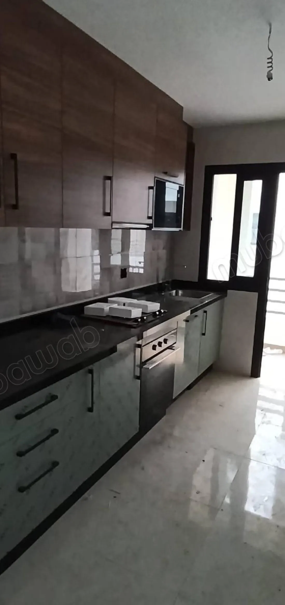 Appartement vide de deux chambres a louer - طنجة