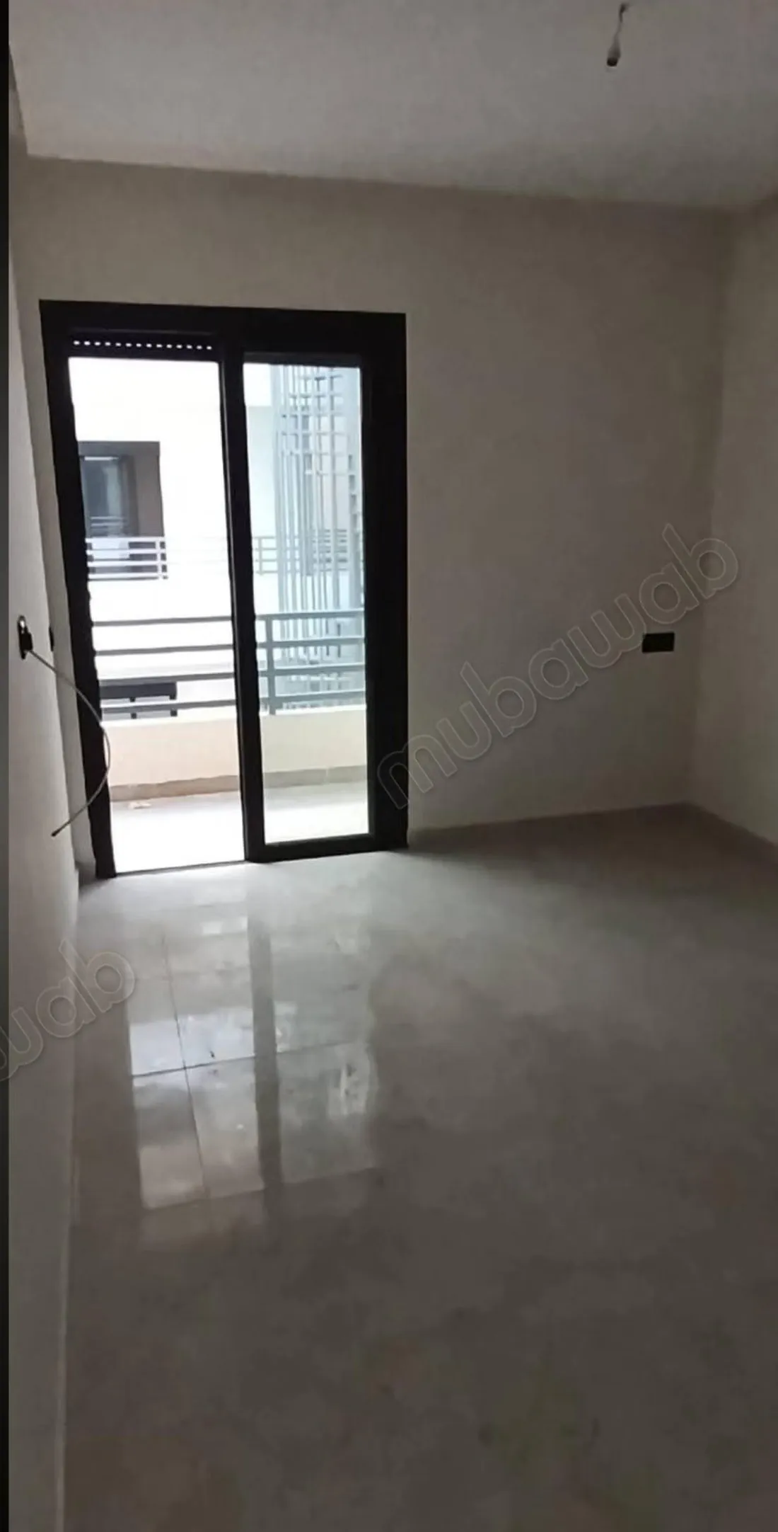 Appartement vide de deux chambres a louer - طنجة (2)