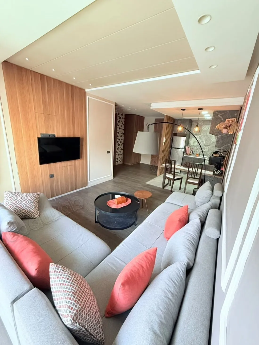 Location d'un appartement à Benjdia. 1 Pièce. Meublé - الدار البيضاء