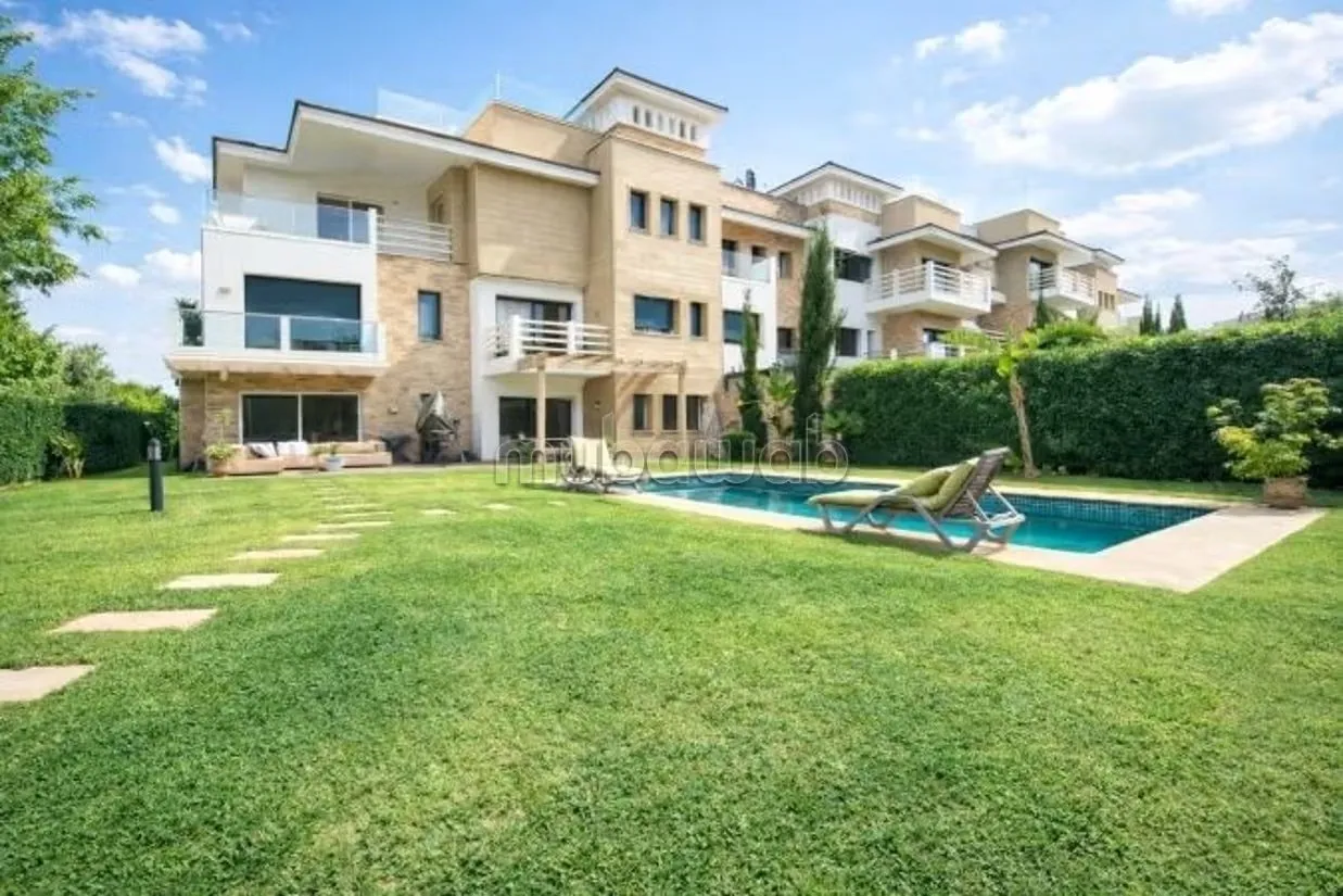 Superbe rez de jardin meublé avec piscine et jardin privé - بوسكورة