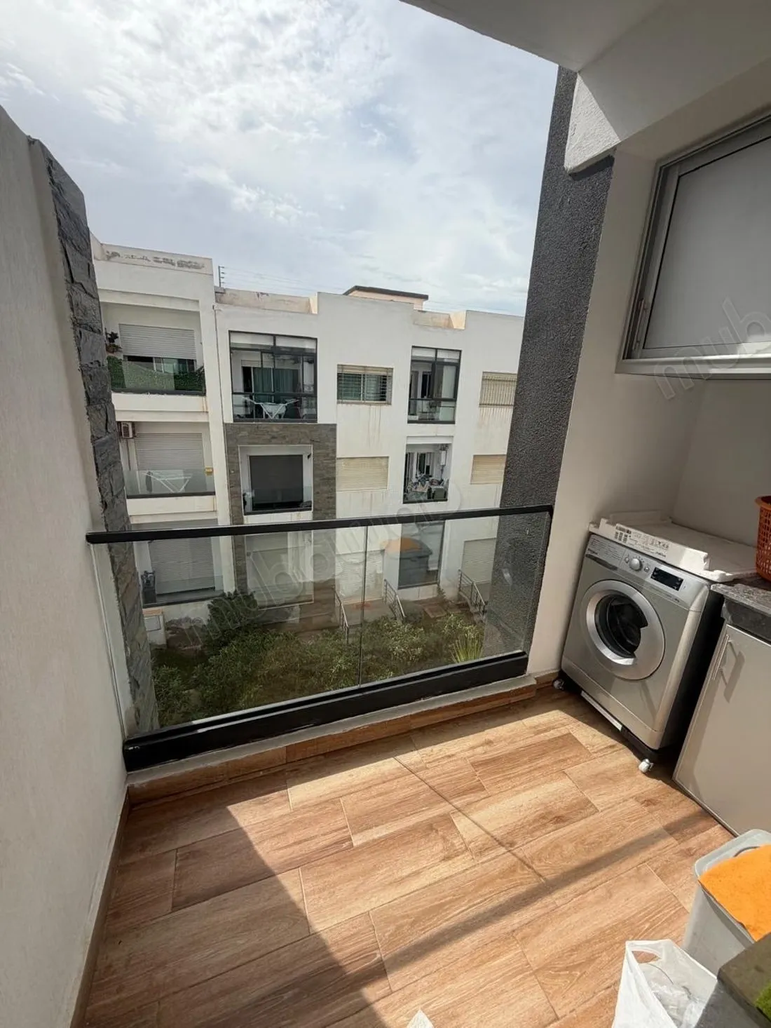 Louez cet appartement à Harhoura. 3 pièces confortables. Meu... - هرهورة