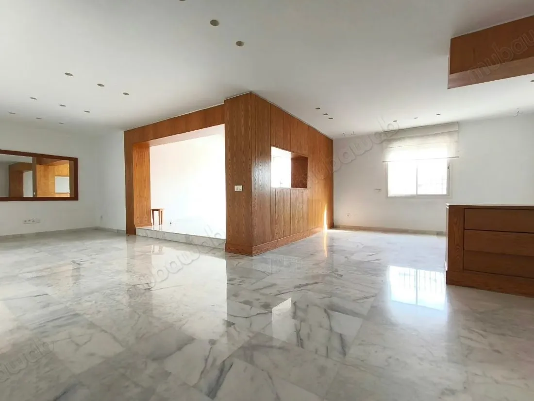Duplex rénové à louer coté Ecole Gautier - الدار البيضاء (2)