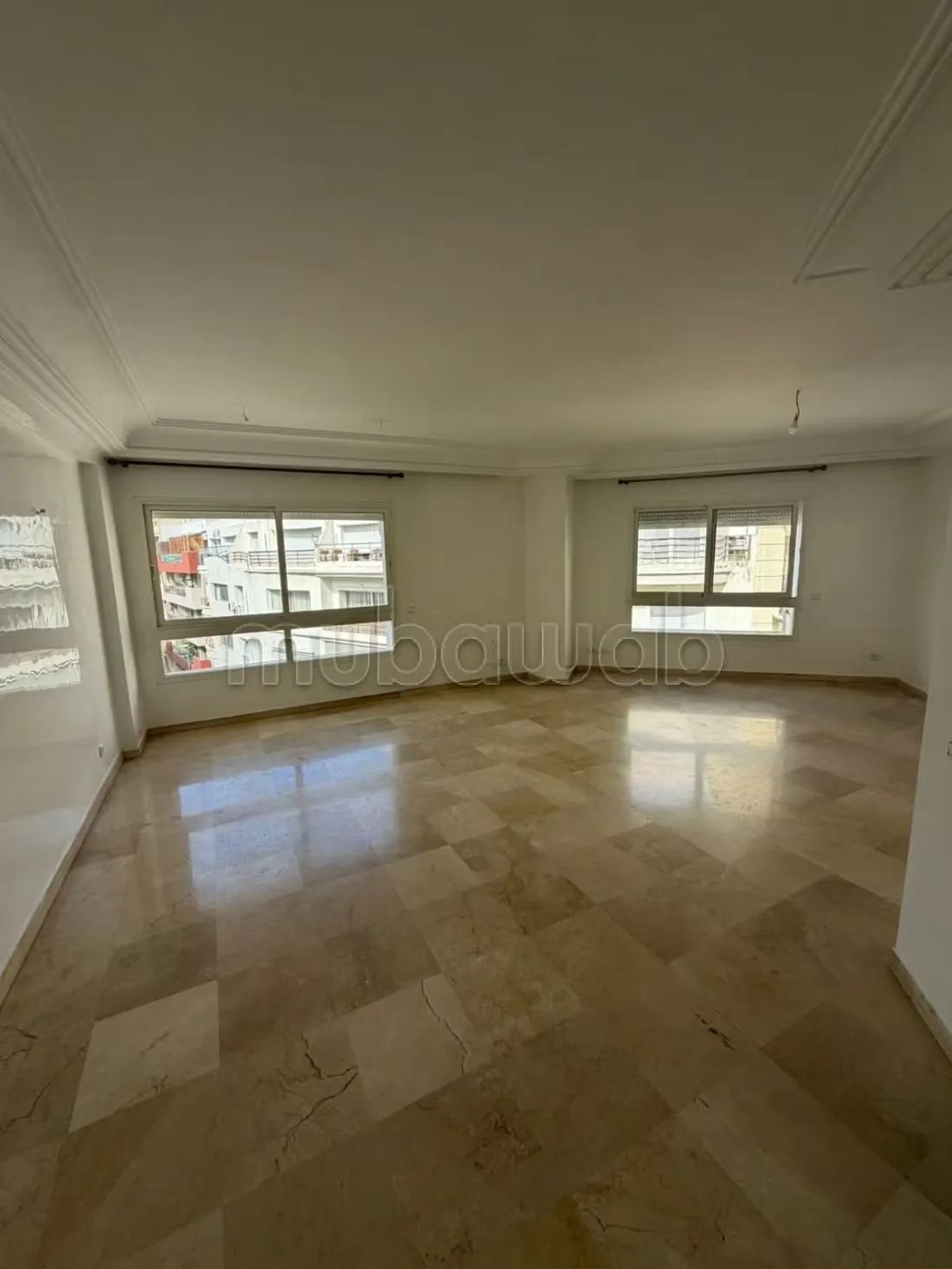 Louez cet appartement à Triangle d'Or. 
Superficie 148 m². 
... - الدار البيضاء (2)