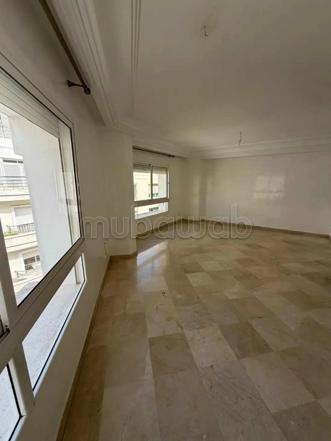 Louez cet appartement à Triangle d'Or. 
Superficie 148 m². 
... - الدار البيضاء (3)