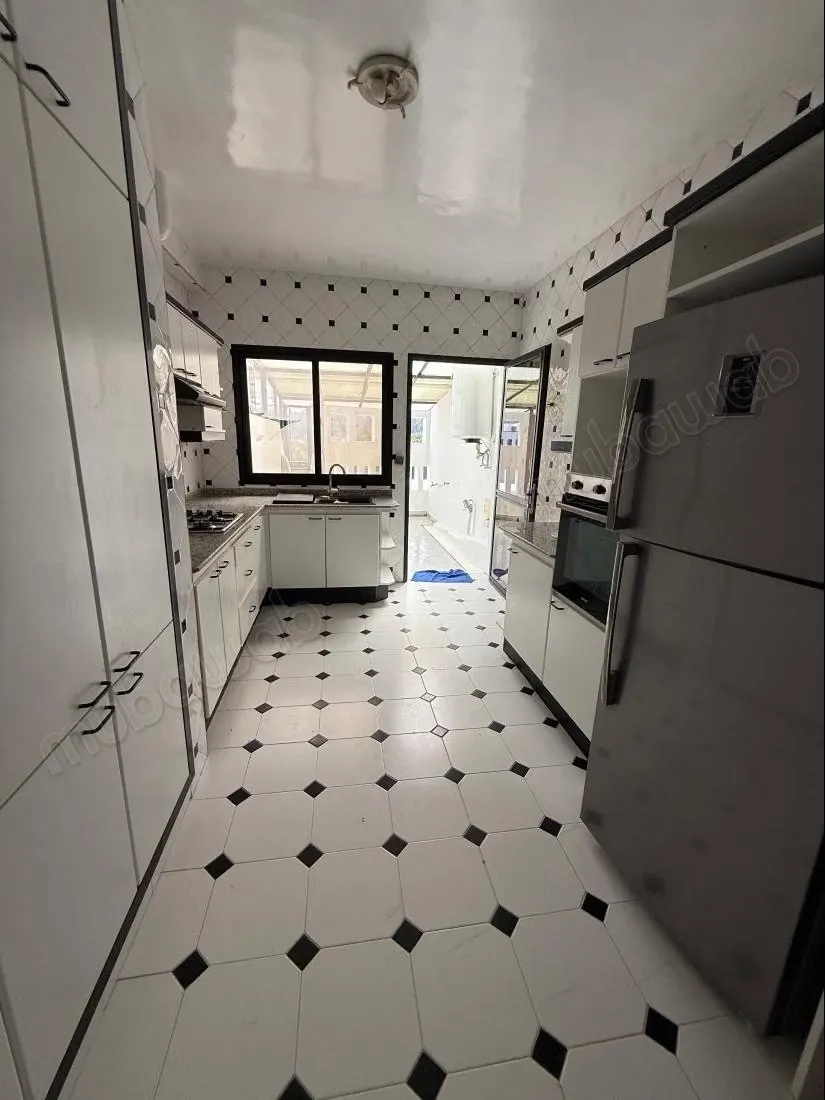 Appartement à louer au 16novembre agdal. 4 grandes pièces. A... - الرباط (2)
