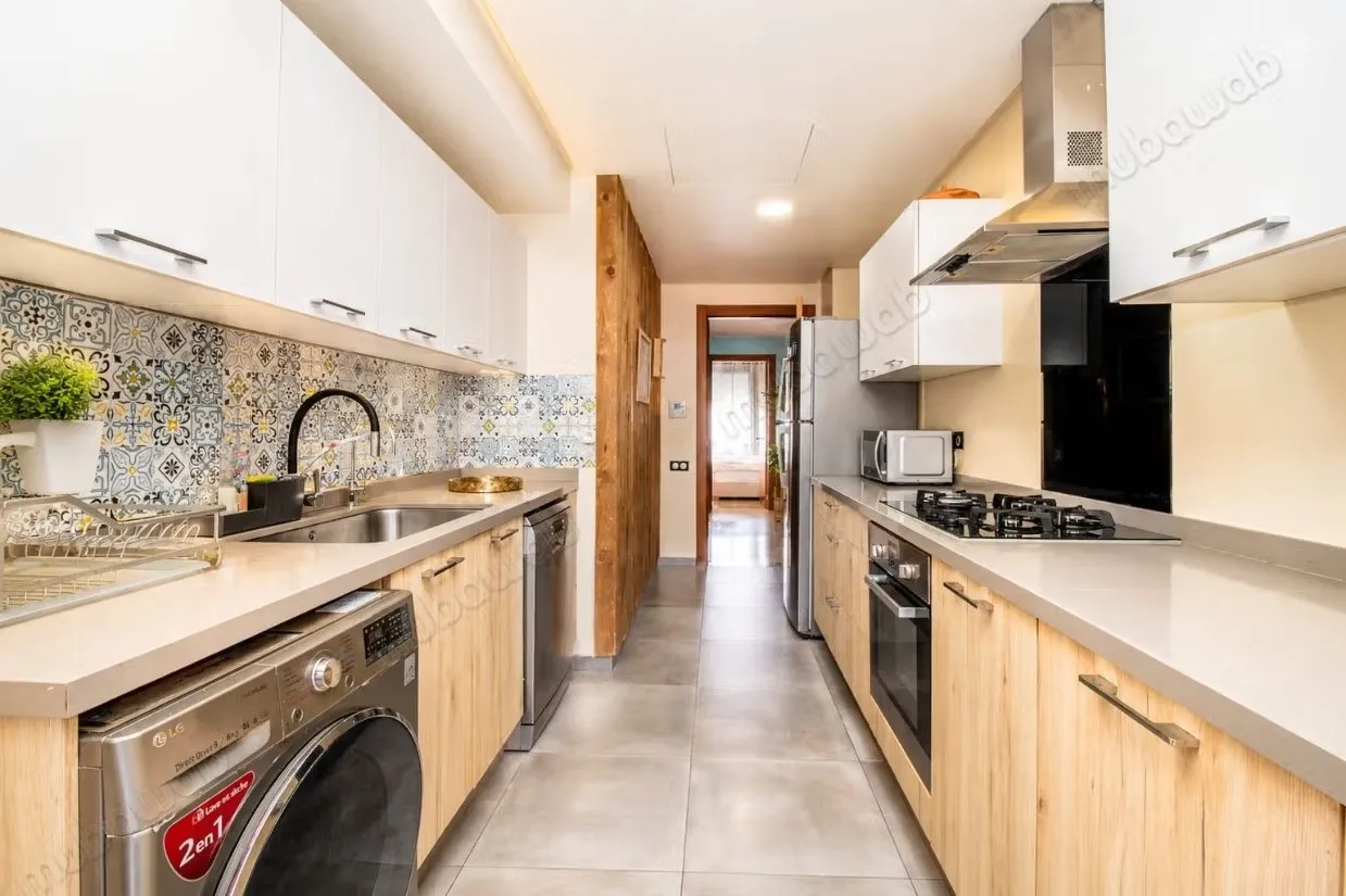 Location appartement meublé 3 chambres à Boulevard Ghandi,
C... - الدار البيضاء (3)