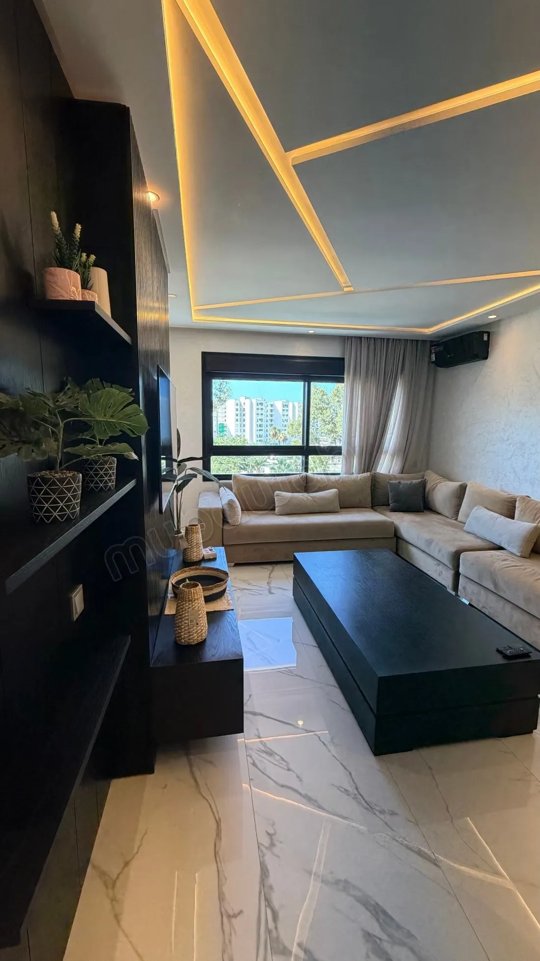 A LOUER: Superbe appartement ensoleillé avec piscine - طنجة