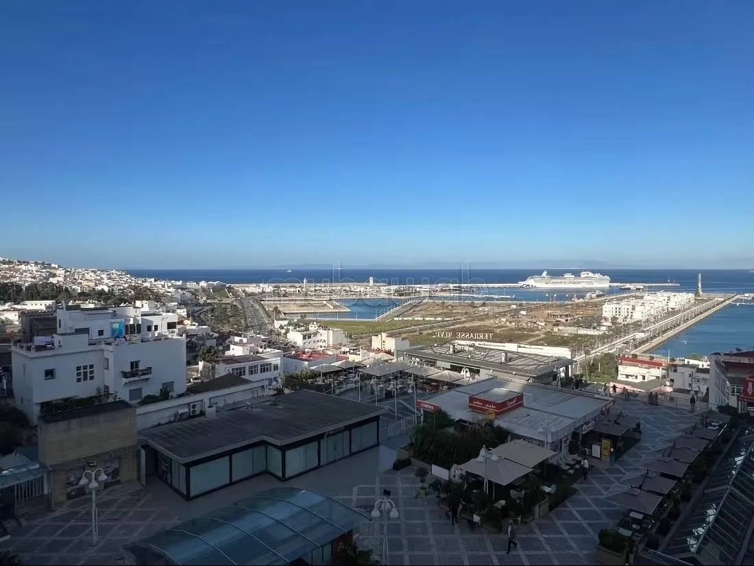 Vue Panoramique Sur La Mer Centre Ville Moderne - طنجة