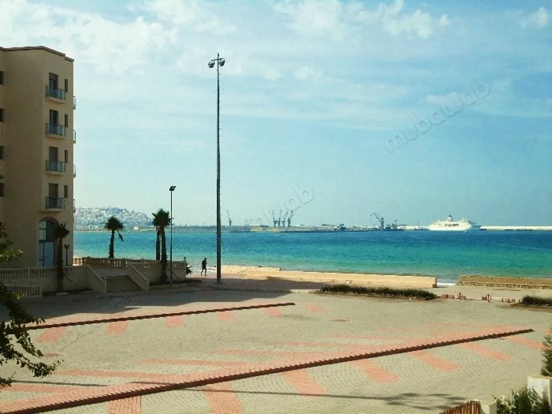 Superbe appart de vacances pleine corniche 
tanger - طنجة