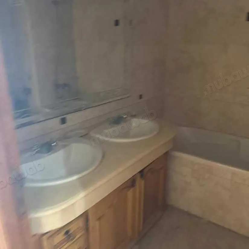 Appartement à Vendre de 159.0 m² à Casablanca, Franceville - الدار البيضاء (2)
