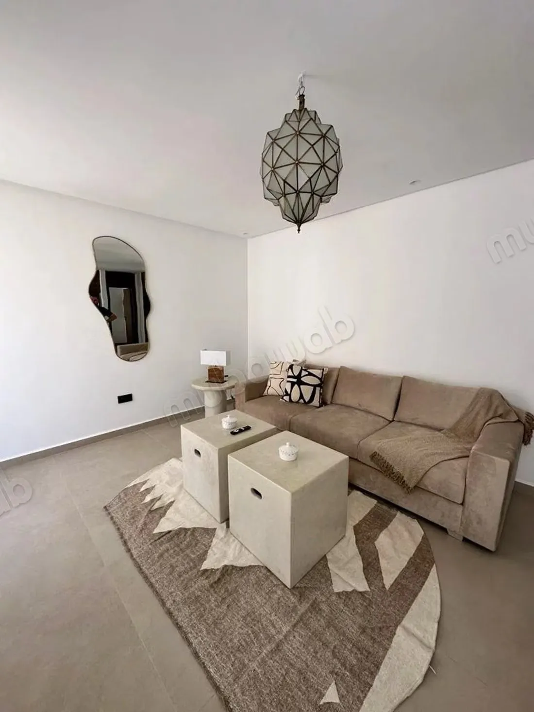 Bel appartement meublé à Victor Hugo - مراكش