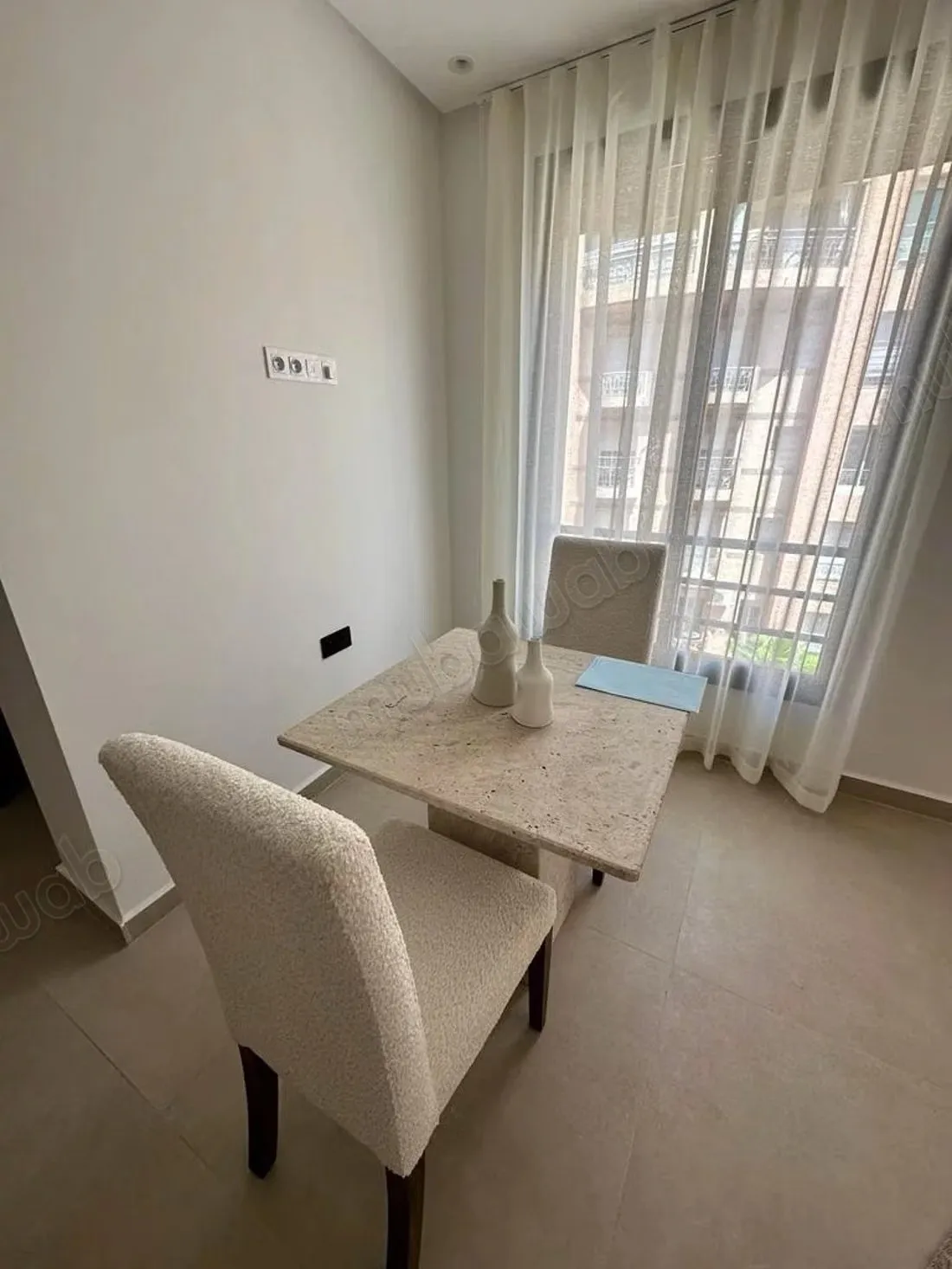 Bel appartement meublé à Victor Hugo - مراكش (2)