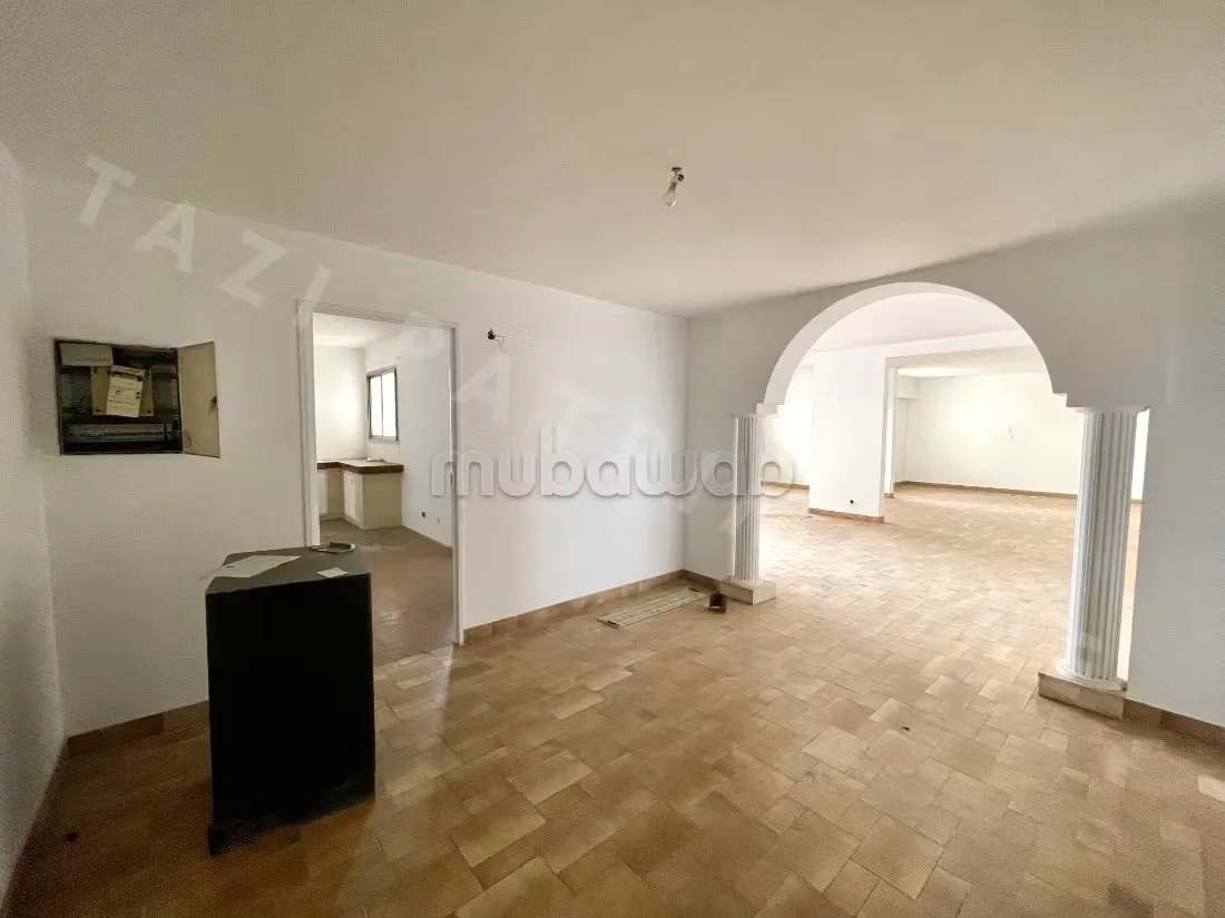 À vendre 4 chambres à rénover complètement 
9eme avec vue - الدار البيضاء (2)