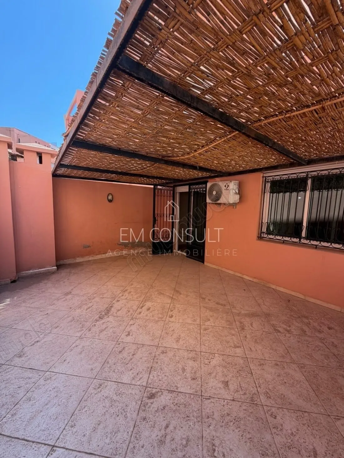 A vendre appartement 2ch 94m2 victor hugo - مراكش