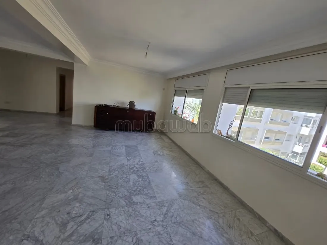 Bel appartement à vendre à Ain Diab. 
3 chambres. 
Jardin et... - الدار البيضاء (2)