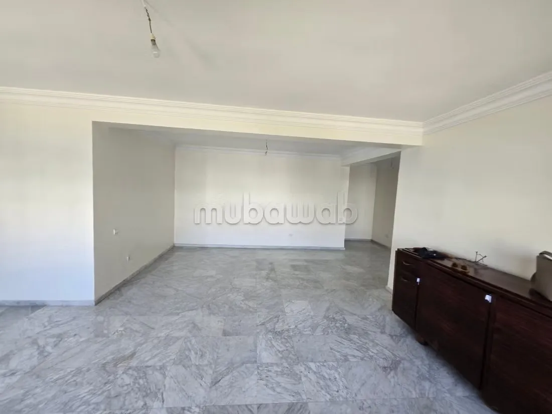 Bel appartement à vendre à Ain Diab. 
3 chambres. 
Jardin et... - الدار البيضاء (3)