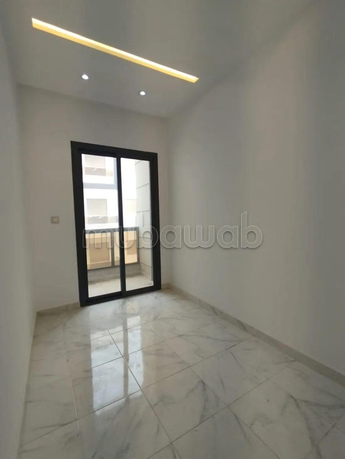 Bel appartement à vendre à Martil. 1 partie. Four - مرتيل (3)