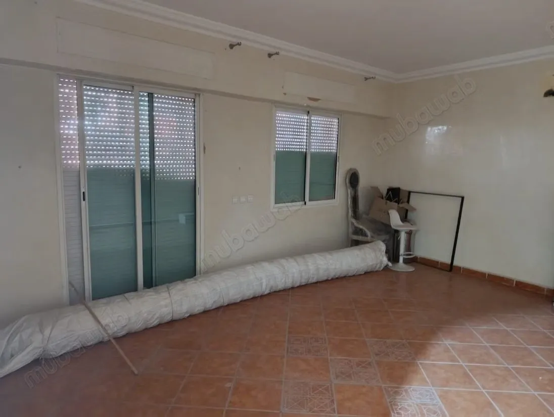Appartement à acheter à Camp Al Ghoul. 2 chambres. Gardien d... - مراكش (3)