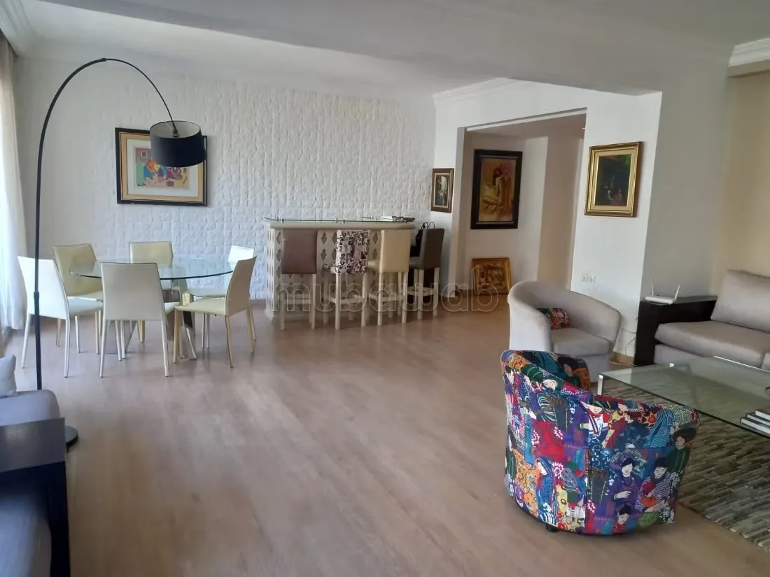 Bel appartement meublé a racine - الدار البيضاء