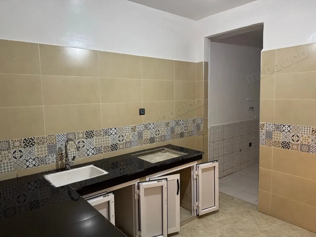 Vente d'un bel appartement en Centre. 4 pièces. Concierge - فاس (2)