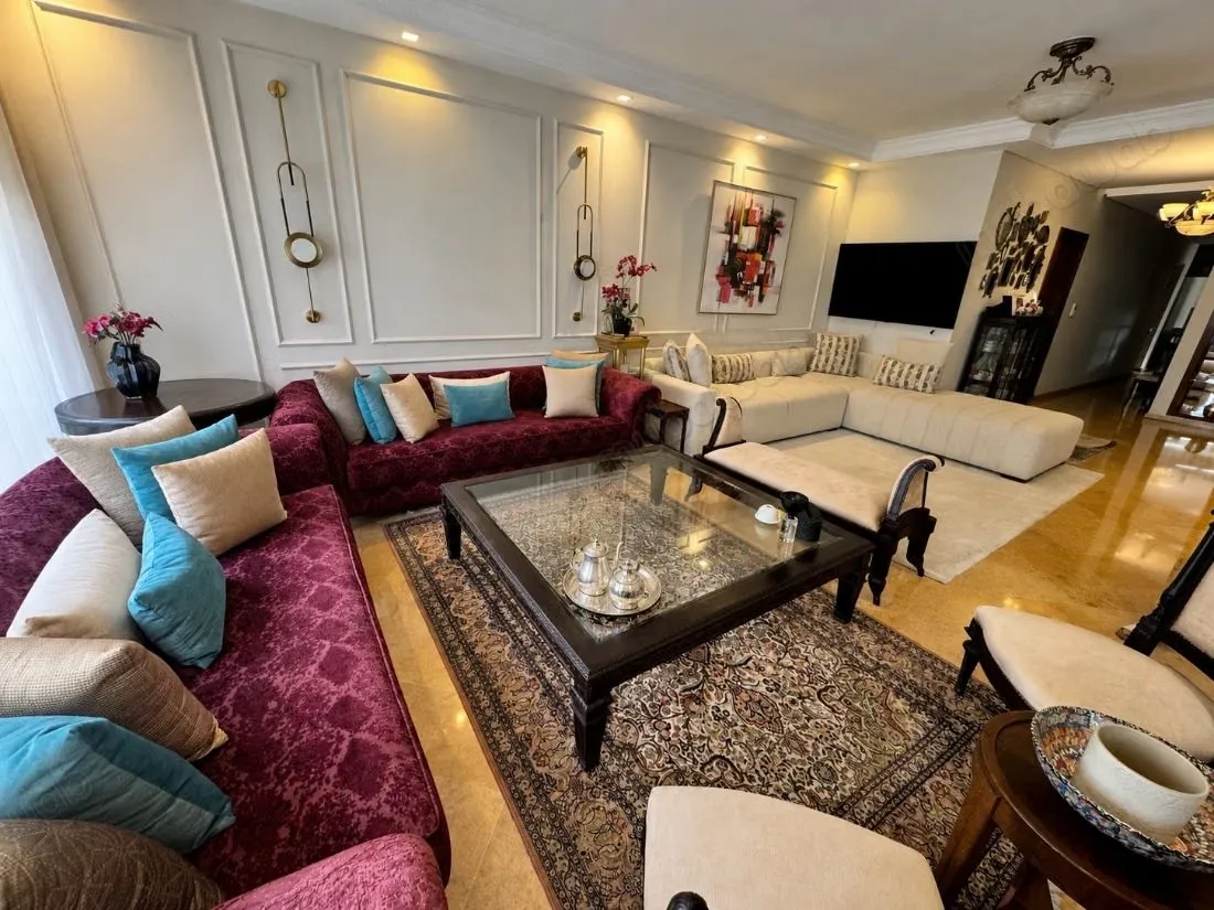Bel appartement avec grande terrasse au cœur de Racine - الدار البيضاء
