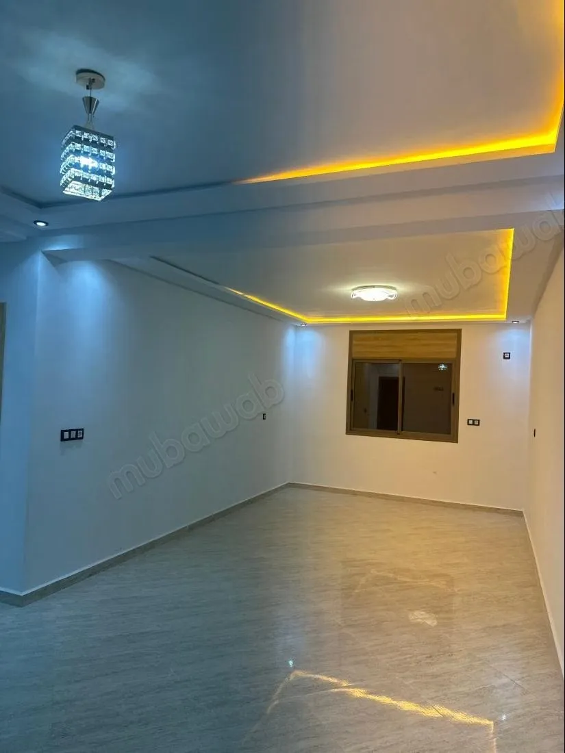 Location d'un appartement à Béni Mellal. 1 Pièce. Vue sur le... - بني ملال (2)