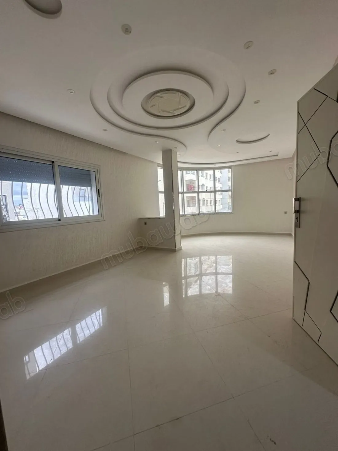 Appartement vide de deux chambres a louer - طنجة (2)