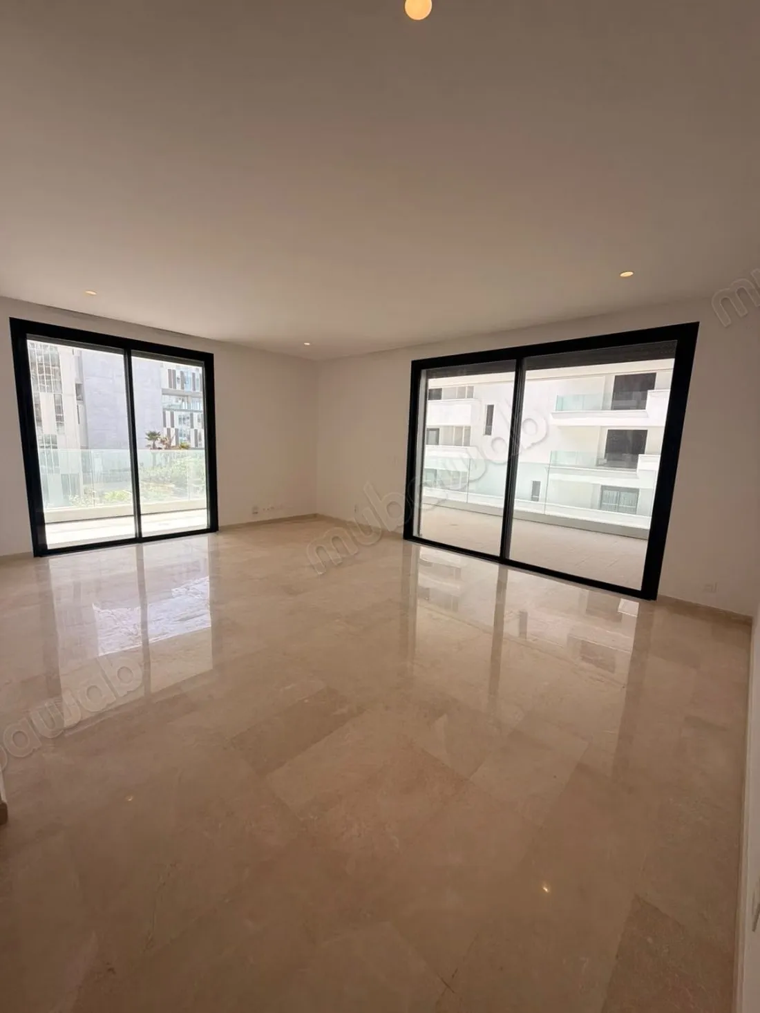 Appartement vide 2 chambres à louer à CFC - الدار البيضاء